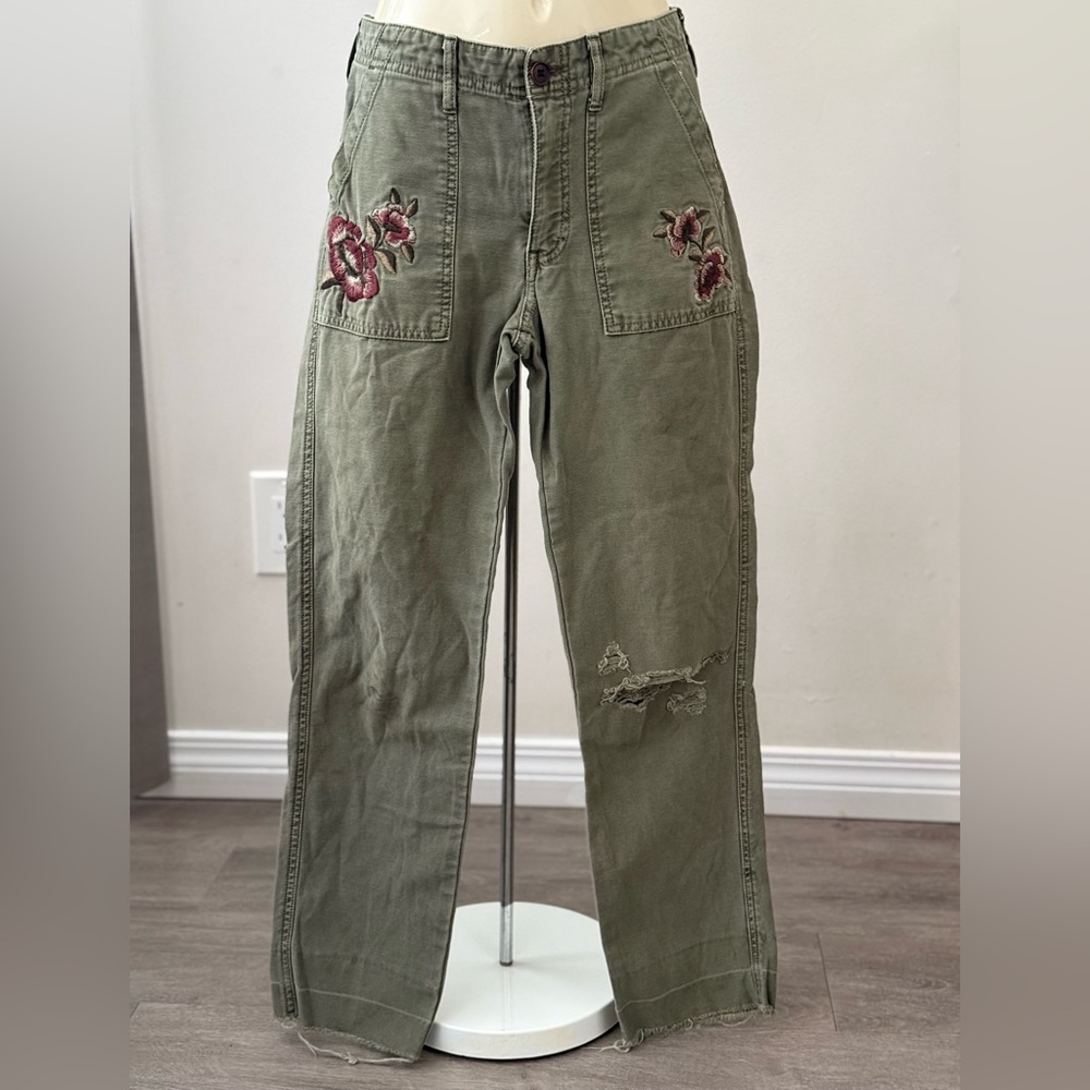 Abercrombie&fitch jeans Women Green Jeans with floral Embroidery size 25